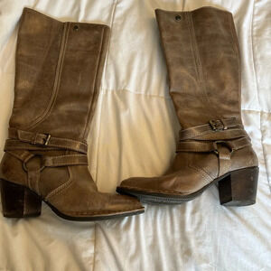 Bussola Women Woodville
Tall Boots with Metal  Ring Detail Size Euro 39/9